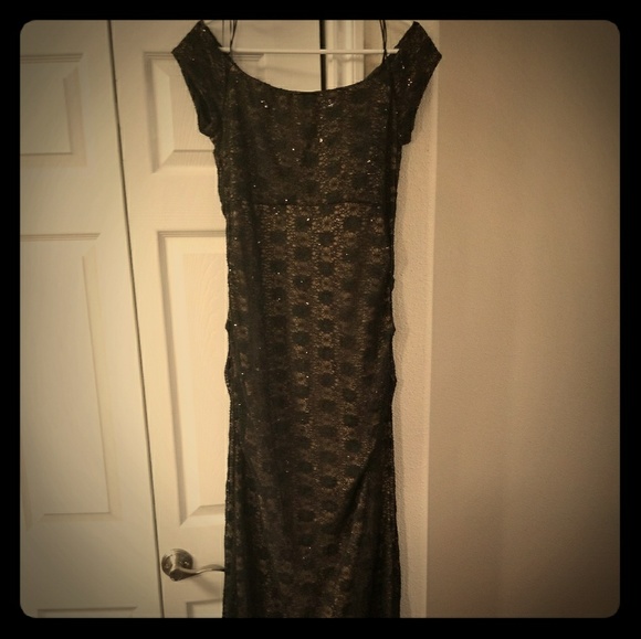 Dress - Picture 1 of 3